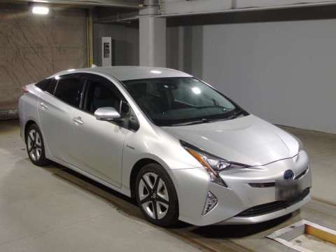 2017 Toyota Prius ZVW51[2]