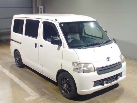 2011 Toyota Liteace Van S402M[2]