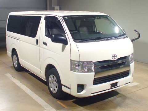 2018 Toyota Hiace Van TRH200V[2]