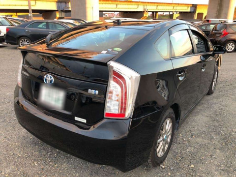 2013 Toyota Prius ZVW30[1]