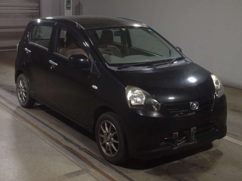 2011 Daihatsu Mira es LA300S[2]