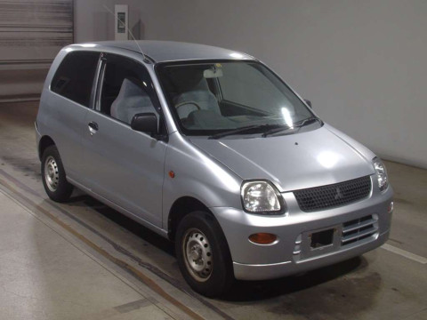 2010 Mitsubishi Minica H42V[2]