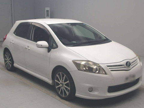 2009 Toyota Auris ZRE152H[2]