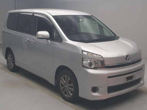 2010 Toyota Voxy ZRR75G[2]