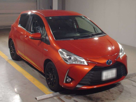 2017 Toyota Vitz NHP130[2]