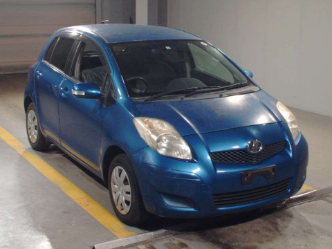 2010 Toyota Vitz SCP90[2]