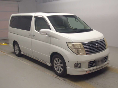 2005 Nissan Elgrand E51[2]