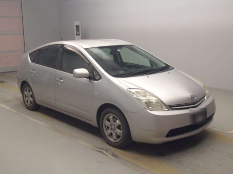 2004 Toyota Prius NHW20[2]