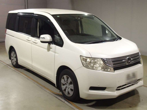 2011 Honda Step WGN RK1[2]