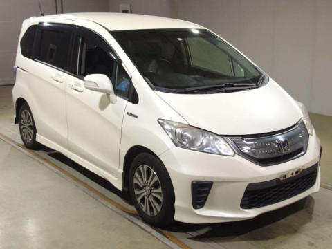 2012 Honda Freed hybrid GP3[2]