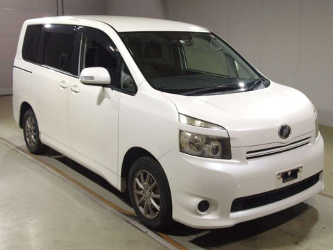 2008 Toyota Voxy ZRR70G[2]