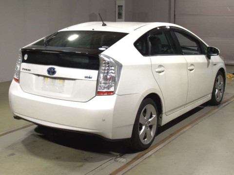 2010 Toyota Prius ZVW30[1]