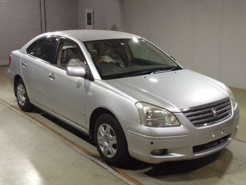 2005 Toyota Premio ZZT240[2]