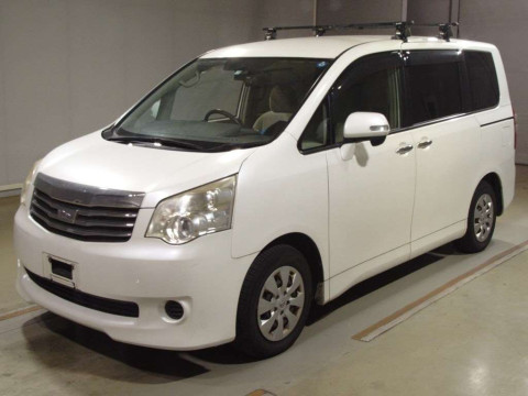 2011 Toyota Noah ZRR70G[0]