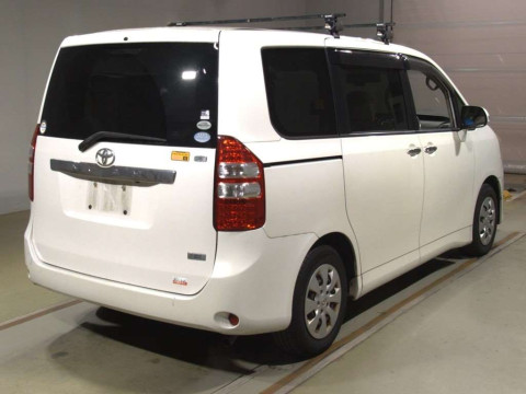 2011 Toyota Noah ZRR70G[1]