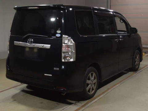 2010 Toyota Voxy ZRR70W[1]