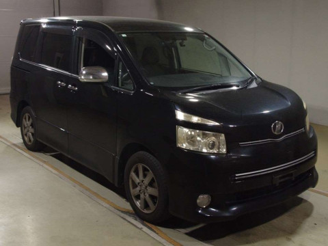 2010 Toyota Voxy ZRR70W[2]