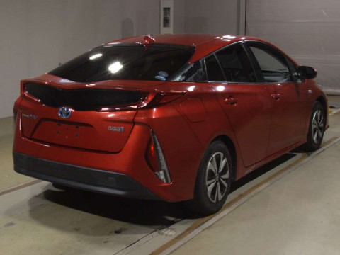 2017 Toyota Prius PHV ZVW52[1]