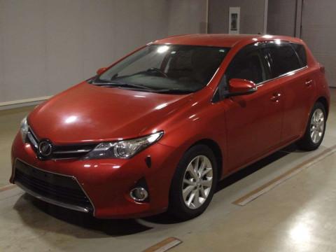 2014 Toyota Auris NZE181H[0]