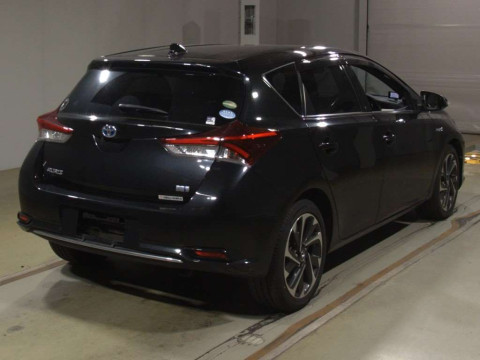 2016 Toyota Auris ZWE186H[1]