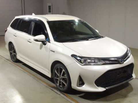 2017 Toyota Corolla Fielder NKE165G[2]