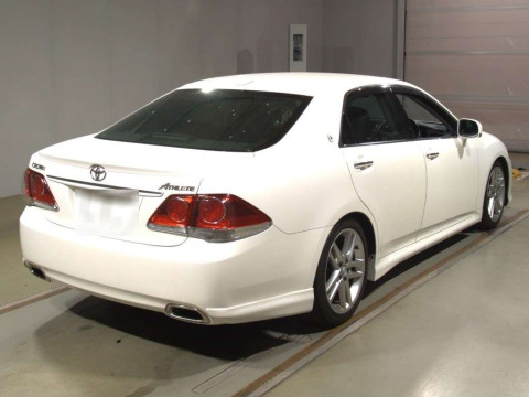 2012 Toyota Crown GRS200[1]