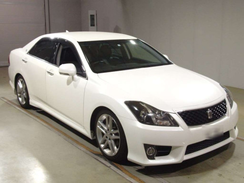 2012 Toyota Crown GRS200[2]