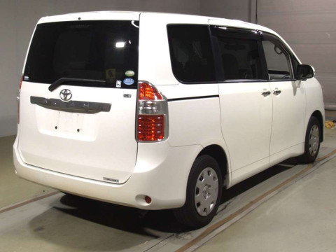 2009 Toyota Noah ZRR70G[1]