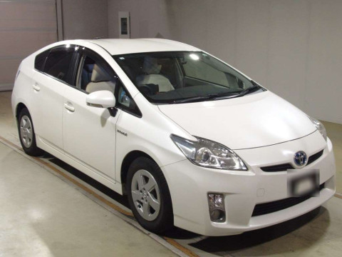 2010 Toyota Prius ZVW30[2]