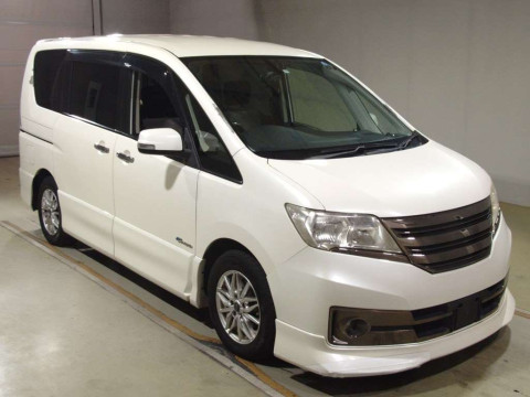 2013 Nissan Serena HC26[2]