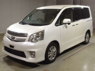 2011 Toyota Noah