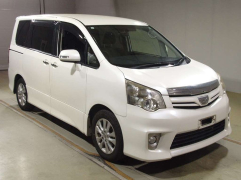 2012 Toyota Noah ZRR70W[2]