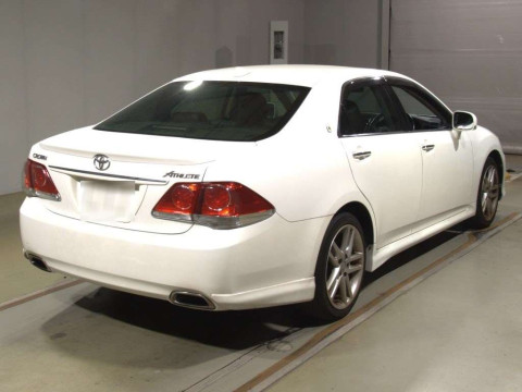 2011 Toyota Crown GRS200[1]