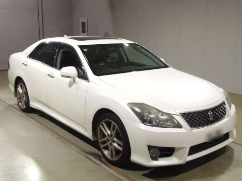 2011 Toyota Crown GRS200[2]