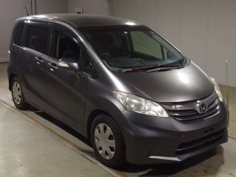 2012 Honda Freed GB3[2]