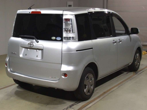 2011 Toyota Sienta NCP81G[1]