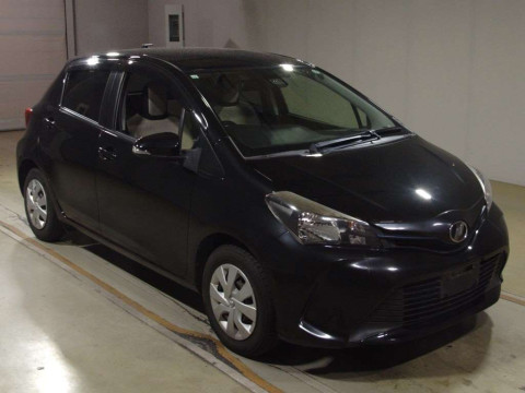 2015 Toyota Vitz KSP130[2]