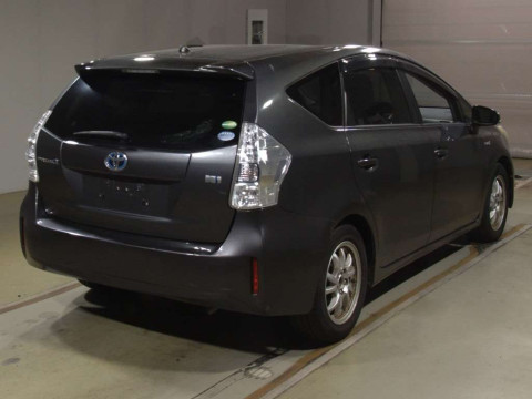 2012 Toyota Prius alpha ZVW41W[1]