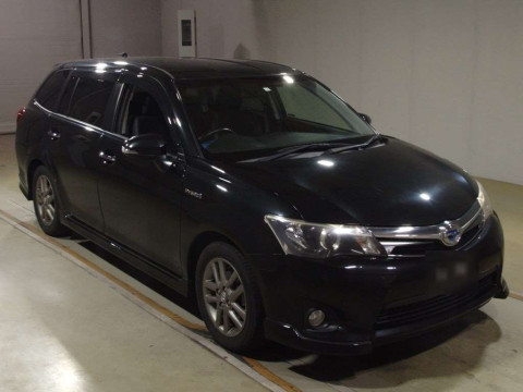 2014 Toyota Corolla Fielder NKE165G[2]