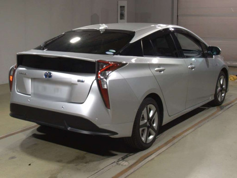 2018 Toyota Prius ZVW51[1]