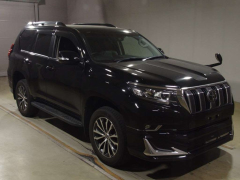 2018 Toyota Land Cruiser Prado TRJ150W[2]