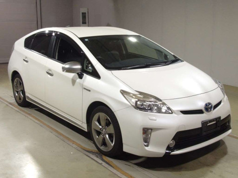 2014 Toyota Prius ZVW30[2]