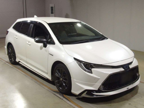 2020 Toyota Corolla Touring Wagon ZWE211W[2]