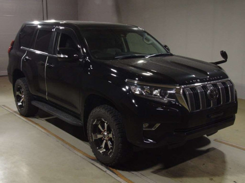 2017 Toyota Land Cruiser Prado TRJ150W[2]