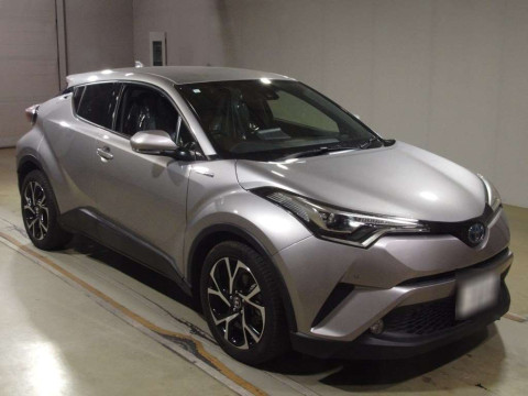 2017 Toyota C-HR ZYX10[2]