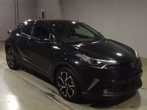 2019 Toyota C-HR ZYX10[2]