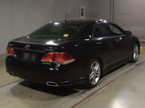 2012 Toyota Crown GRS200[1]