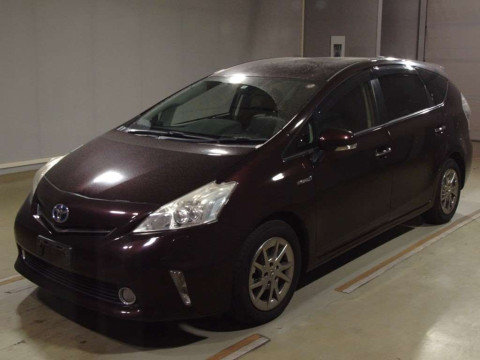 2014 Toyota Prius alpha ZVW41W[0]