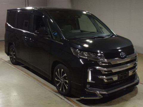 2022 Toyota Noah ZWR90W[2]