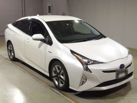 2017 Toyota Prius ZVW51[2]